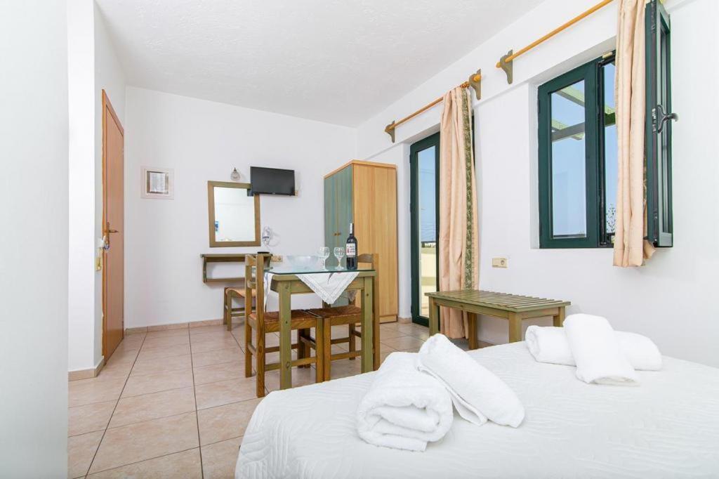 Dionysos Apartments & Studios Stalida Buitenkant foto